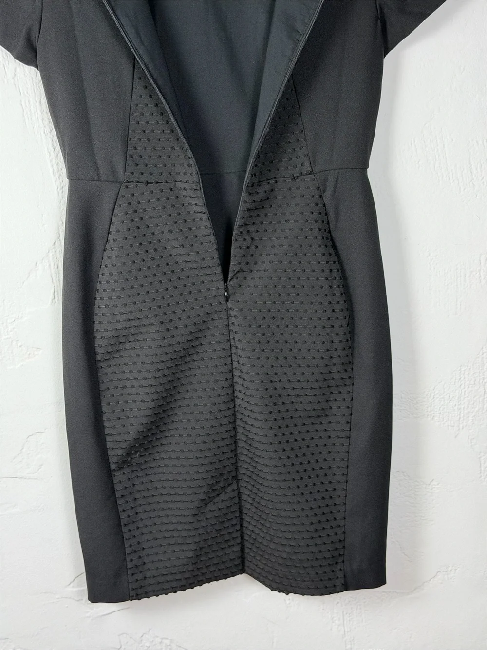 Banana Republic Black Textured Sheath Dress Professional and Classic-4P